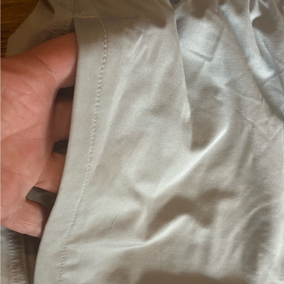 Under Armour Men's Light Gray Athletic Shorts - Picture 3 of 3